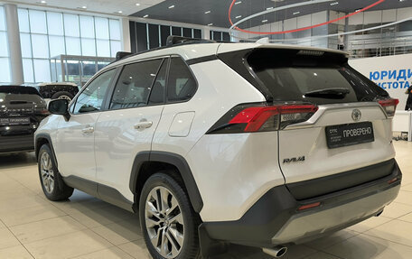 Toyota RAV4, 2021 год, 2 950 000 рублей, 7 фотография
