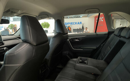 Toyota RAV4, 2021 год, 2 950 000 рублей, 12 фотография