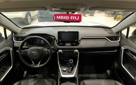Toyota RAV4, 2021 год, 2 950 000 рублей, 14 фотография