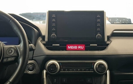 Toyota RAV4, 2021 год, 2 950 000 рублей, 15 фотография