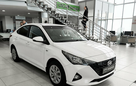 Hyundai Solaris II рестайлинг, 2021 год, 1 630 000 рублей, 3 фотография