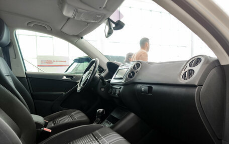 Volkswagen Tiguan I, 2015 год, 950 000 рублей, 11 фотография