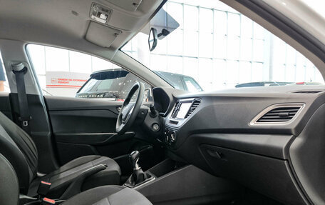 Hyundai Solaris II рестайлинг, 2019 год, 1 350 000 рублей, 11 фотография