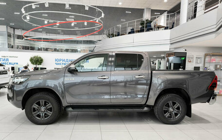 Toyota Hilux VIII, 2021 год, 4 550 000 рублей, 8 фотография