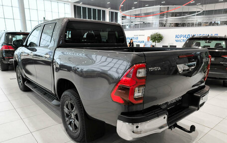 Toyota Hilux VIII, 2021 год, 4 550 000 рублей, 7 фотография