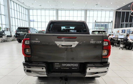 Toyota Hilux VIII, 2021 год, 4 550 000 рублей, 6 фотография