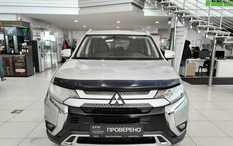 Mitsubishi Outlander III рестайлинг 3, 2020 год, 2 280 000 рублей, 2 фотография