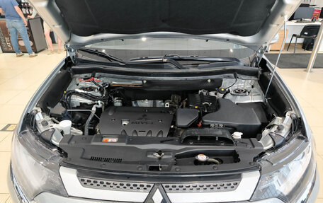 Mitsubishi Outlander III рестайлинг 3, 2020 год, 2 280 000 рублей, 11 фотография