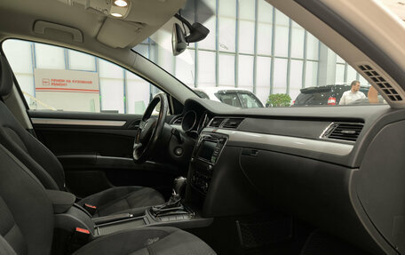 Skoda Superb III рестайлинг, 2013 год, 650 000 рублей, 13 фотография