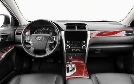 Toyota Camry, 2014 год, 1 699 999 рублей, 19 фотография