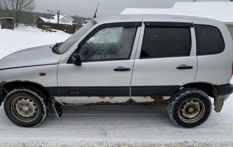 Chevrolet Niva I рестайлинг, 2004 год, 100 000 рублей, 2 фотография