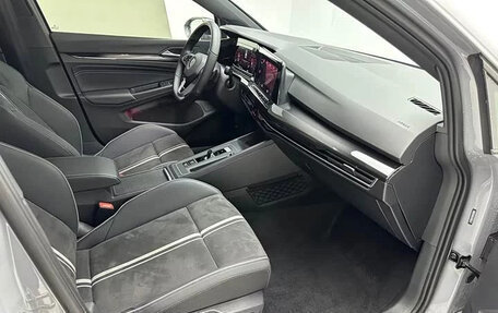 Volkswagen Golf VIII, 2023 год, 2 198 000 рублей, 14 фотография