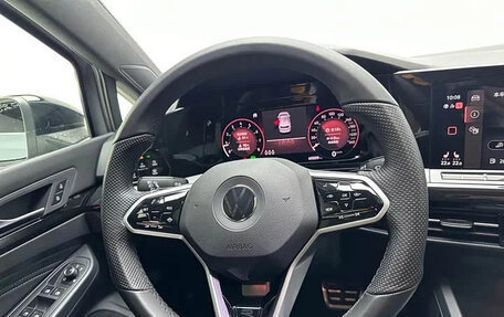 Volkswagen Golf VIII, 2023 год, 2 198 000 рублей, 10 фотография