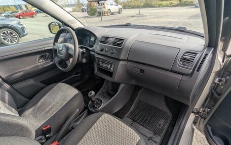 Skoda Fabia II, 2010 год, 400 000 рублей, 11 фотография