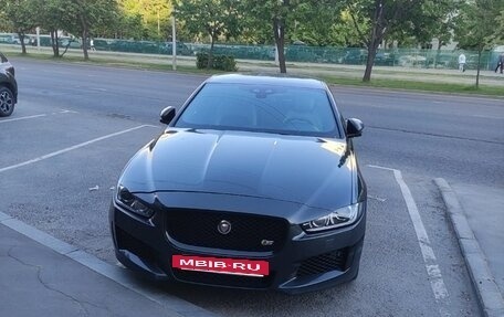 Jaguar XE I рестайлинг, 2018 год, 2 300 000 рублей, 5 фотография