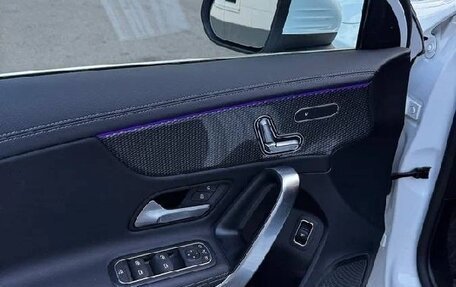 Mercedes-Benz A-Класс, 2022 год, 2 000 000 рублей, 9 фотография