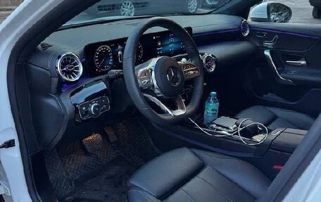 Mercedes-Benz A-Класс, 2022 год, 2 000 000 рублей, 8 фотография