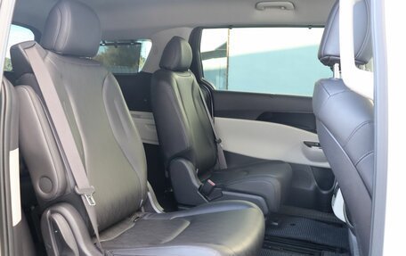 KIA Carnival, 2023 год, 3 999 000 рублей, 19 фотография