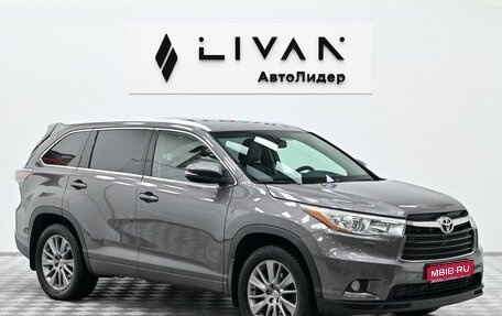 Toyota Highlander III, 2015 год, 2 675 000 рублей, 1 фотография