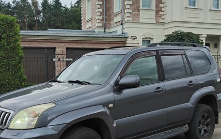 Toyota Land Cruiser Prado 120 рестайлинг, 2007 год, 1 400 030 рублей, 21 фотография
