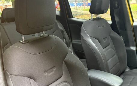 Jeep Renegade I рестайлинг, 2015 год, 1 560 000 рублей, 13 фотография