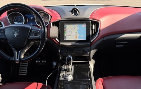 Maserati Ghibli, 2018 год, 4 350 000 рублей, 13 фотография