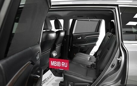 Toyota Highlander III, 2015 год, 2 675 000 рублей, 17 фотография