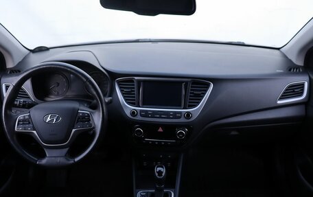 Hyundai Solaris II рестайлинг, 2018 год, 1 350 000 рублей, 13 фотография
