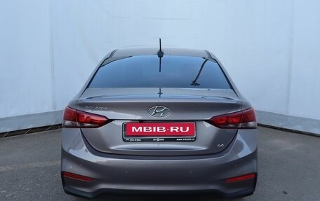 Hyundai Solaris II рестайлинг, 2018 год, 1 350 000 рублей, 5 фотография