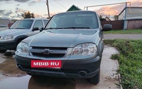 Chevrolet Niva I рестайлинг, 2019 год, 670 000 рублей, 2 фотография