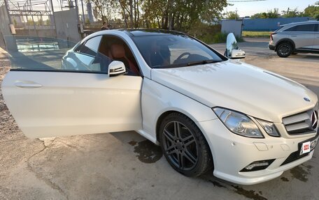 Mercedes-Benz E-Класс, 2011 год, 1 350 000 рублей, 5 фотография