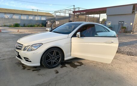 Mercedes-Benz E-Класс, 2011 год, 1 350 000 рублей, 3 фотография