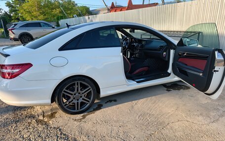 Mercedes-Benz E-Класс, 2011 год, 1 350 000 рублей, 4 фотография