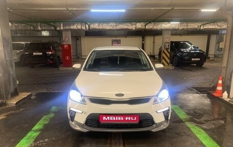 KIA Rio IV, 2018 год, 1 000 000 рублей, 1 фотография