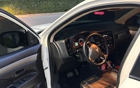 Mitsubishi Outlander III рестайлинг 3, 2012 год, 1 150 000 рублей, 4 фотография