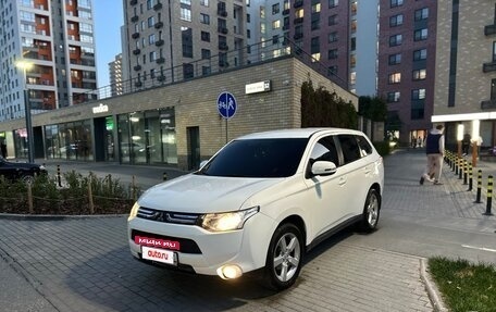 Mitsubishi Outlander III рестайлинг 3, 2012 год, 1 150 000 рублей, 2 фотография
