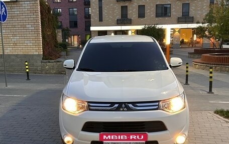 Mitsubishi Outlander III рестайлинг 3, 2012 год, 1 150 000 рублей, 3 фотография