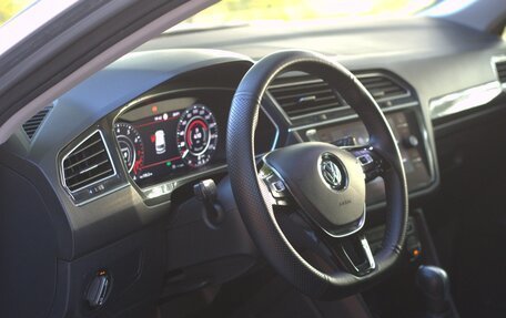 Volkswagen Tiguan II, 2017 год, 2 600 000 рублей, 13 фотография