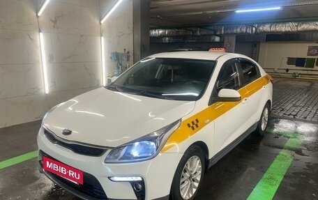 KIA Rio IV, 2018 год, 1 000 000 рублей, 3 фотография