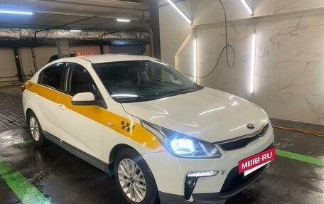 KIA Rio IV, 2018 год, 1 000 000 рублей, 4 фотография