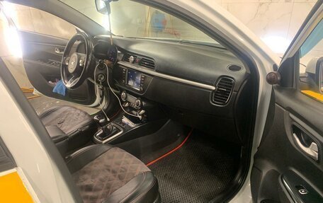 KIA Rio IV, 2018 год, 1 000 000 рублей, 12 фотография