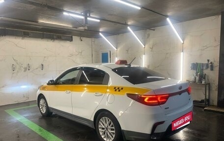 KIA Rio IV, 2018 год, 1 000 000 рублей, 8 фотография