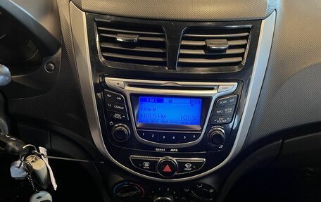 Hyundai Solaris II рестайлинг, 2013 год, 520 000 рублей, 12 фотография