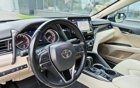 Toyota Camry, 2022 год, 3 490 000 рублей, 10 фотография