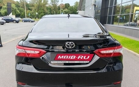 Toyota Camry, 2022 год, 3 490 000 рублей, 5 фотография