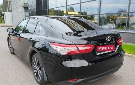 Toyota Camry, 2022 год, 3 490 000 рублей, 2 фотография