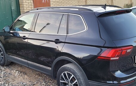 Volkswagen Tiguan II, 2019 год, 2 180 000 рублей, 4 фотография