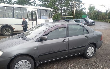 Toyota Corolla, 2004 год, 450 000 рублей, 3 фотография