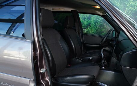 Chevrolet Niva I рестайлинг, 2015 год, 628 000 рублей, 8 фотография