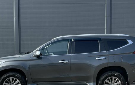 Mitsubishi Pajero Sport III рестайлинг, 2018 год, 2 460 000 рублей, 8 фотография